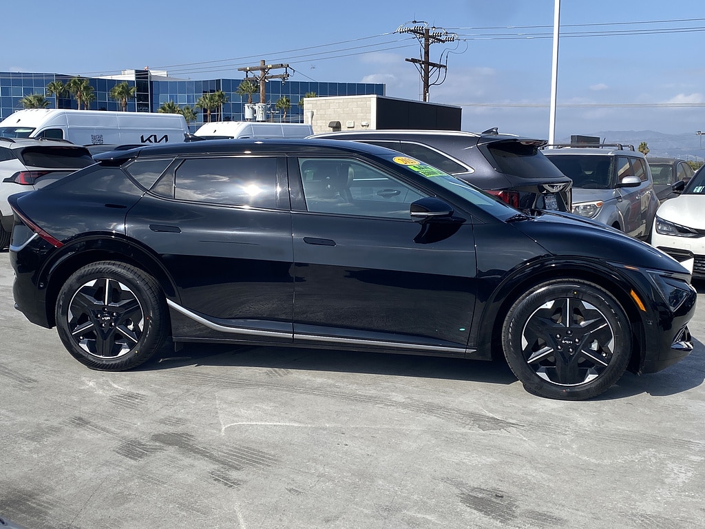 Used 2025 Kia EV6 Wind with VIN 5XYC34JA0SG002668 for sale in Los Angeles, CA