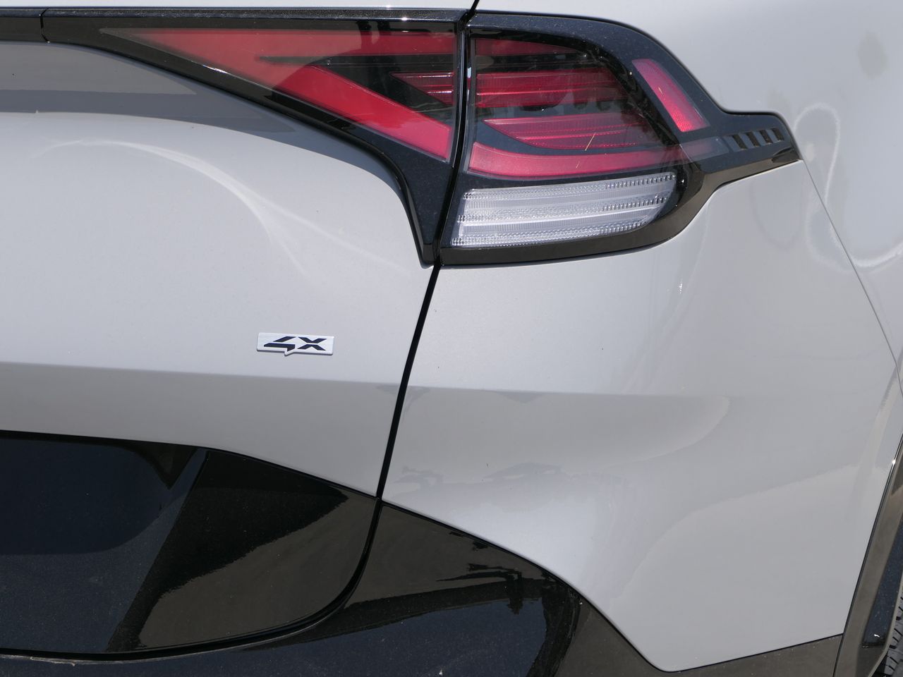 2025 Kia Sportage photo 4