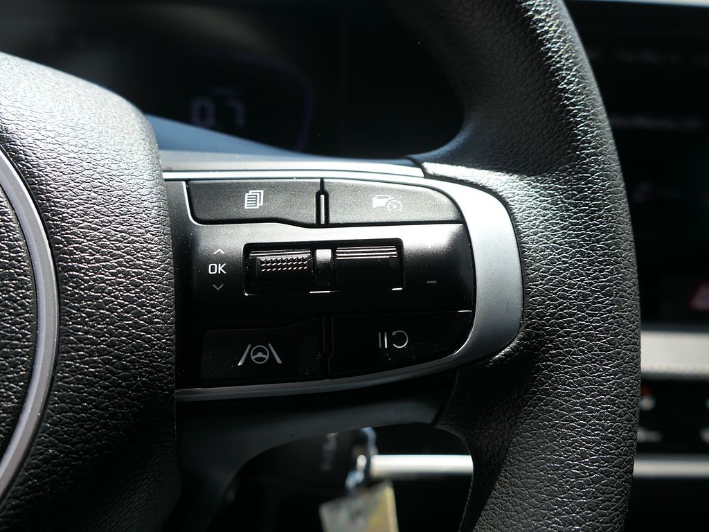 2025 Kia Sportage LX - Photo 14