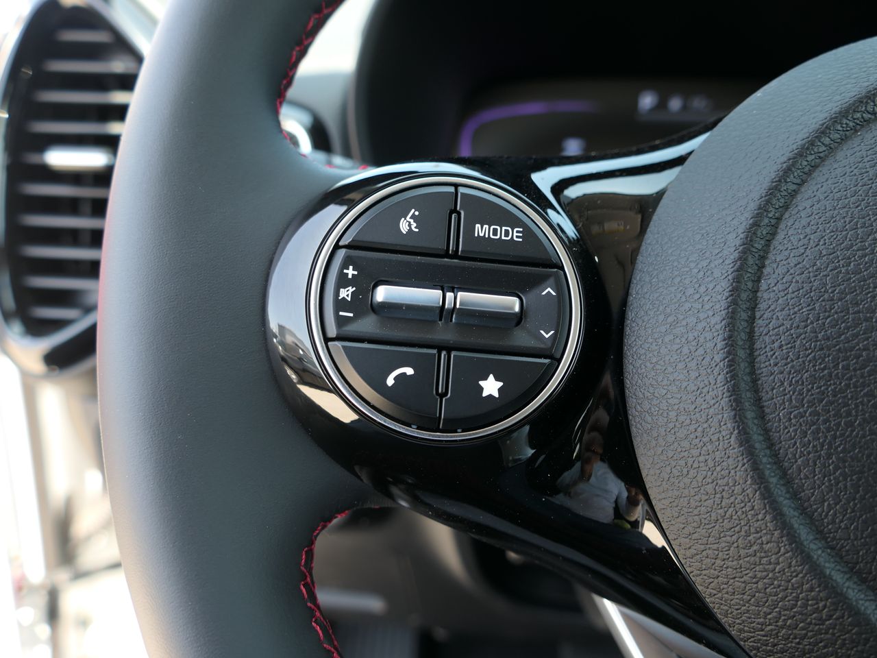 2025 Kia Soul GT-Line - Photo 13