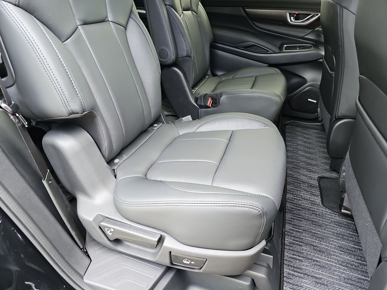 New 2026 Crystal Black Silica Subaru Touring 7-Passenger image 15