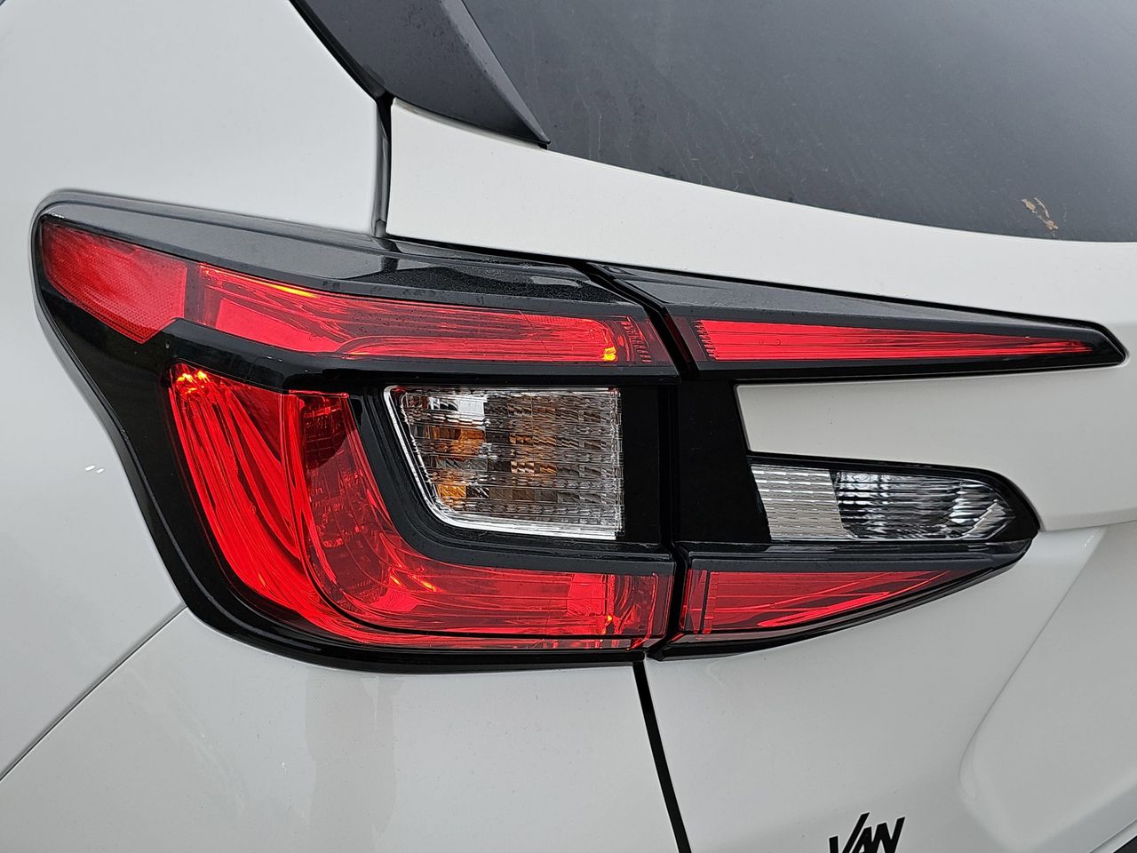 New 2026 Crystal White Pearl Subaru Premium image 35