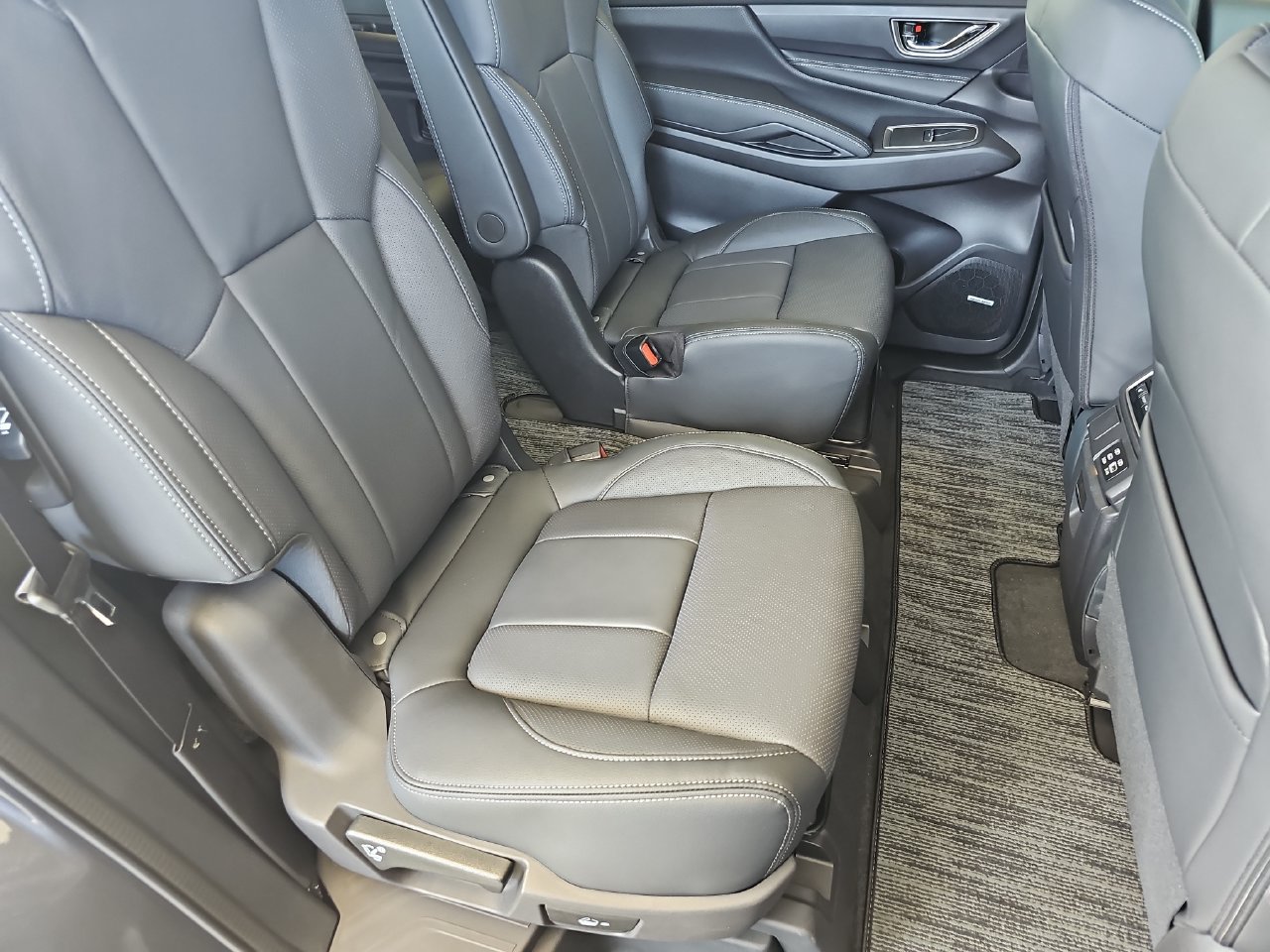 New 2025 Magnetite Gray Metallic Subaru Limited image 15