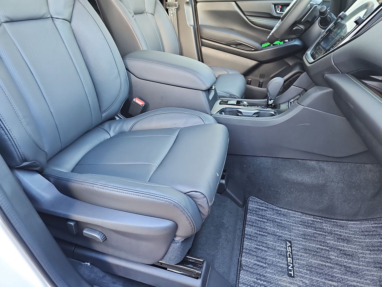 New 2026 Crystal White Pearl Subaru Onyx Edition Touring 7-Passenger image 10