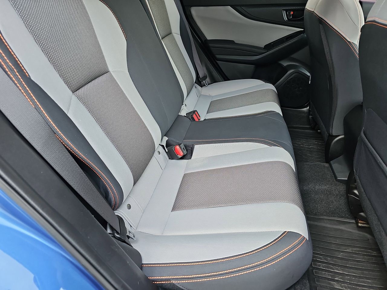 Used 2019 Quartz Blue Subaru 2.0i Premium image 18