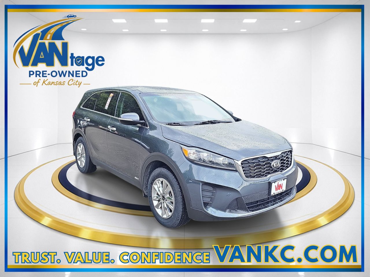 Used 2020 Gravity Gray Kia LX image 3