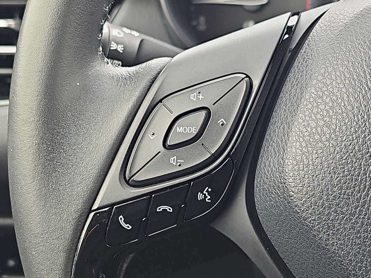 Used 2021 Blizzard Pearl w Black Roof Toyota Nightshade image 22