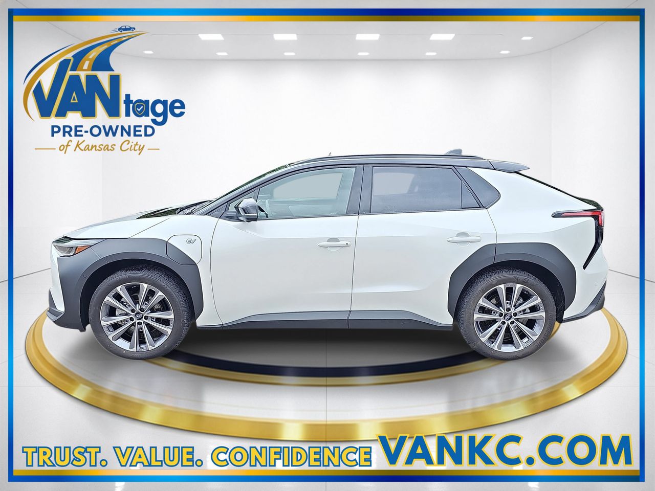 Certified Used 2023 Cosmic White Subaru Touring image 10