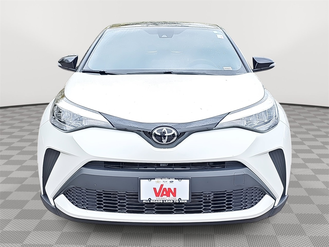 Used 2020 Toyota C-HR XLE with VIN JTNKHMBX0L1085614 for sale in Kansas City