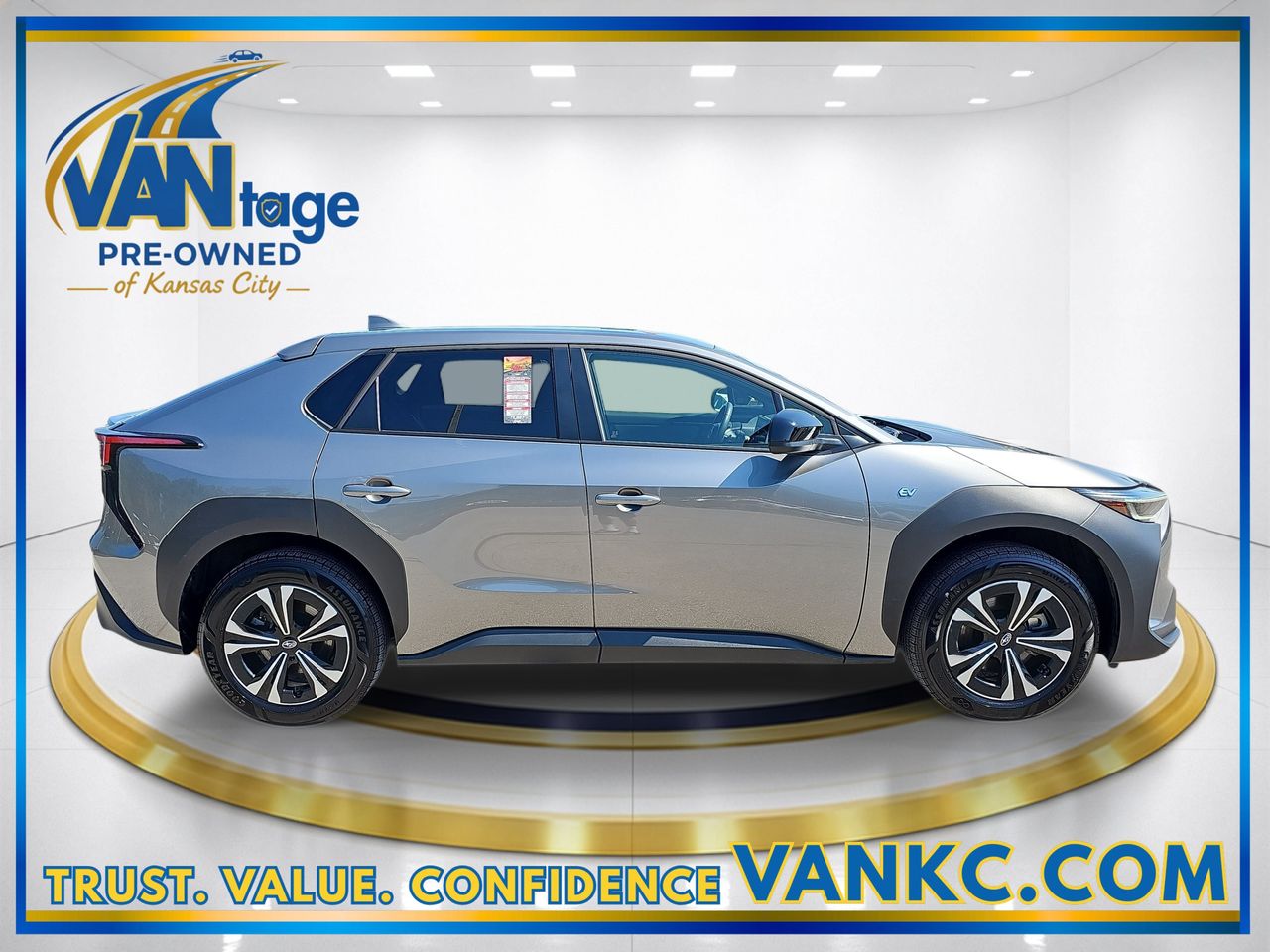 Certified Used 2023 Smoked Carbon Subaru Premium image 5