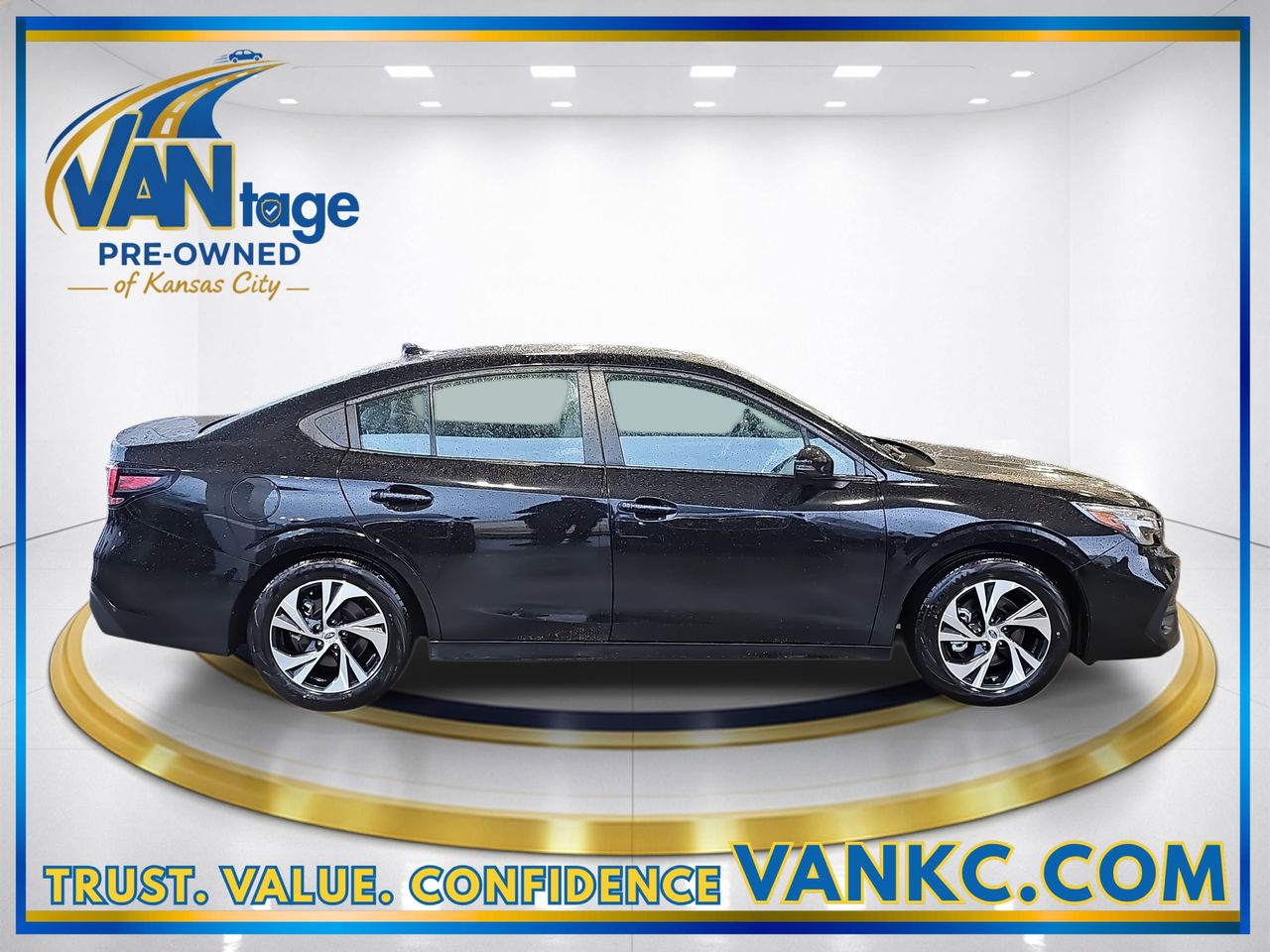 Certified Used 2025 Crystal Black Silica Subaru Premium image 5