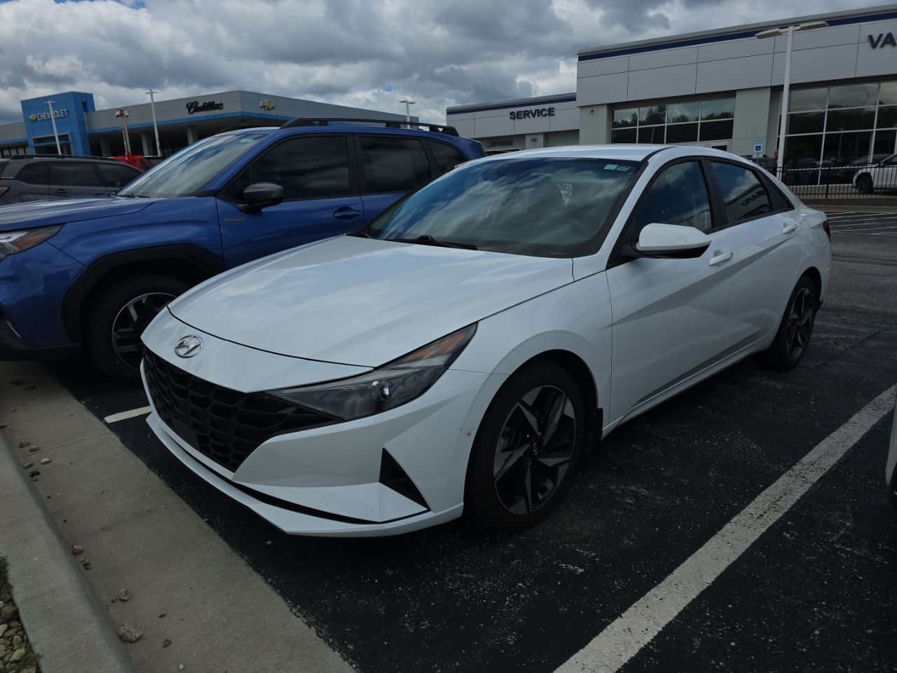 Used 2023 Hyundai Elantra SEL with VIN 5NPLS4AG0PH096381 for sale in Kansas City