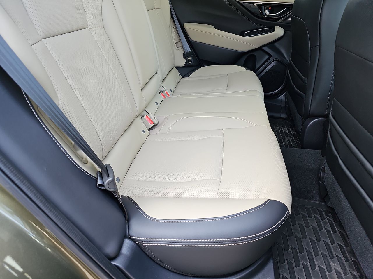 Certified Used 2025 Green Metallic Subaru Limited image 18