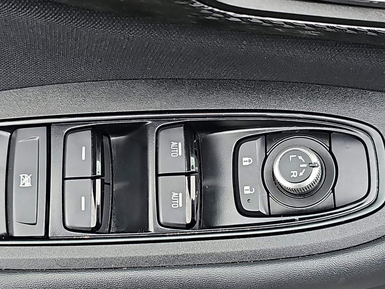 Certified Used 2021 Ice Silver Metallic Subaru Premium image 33