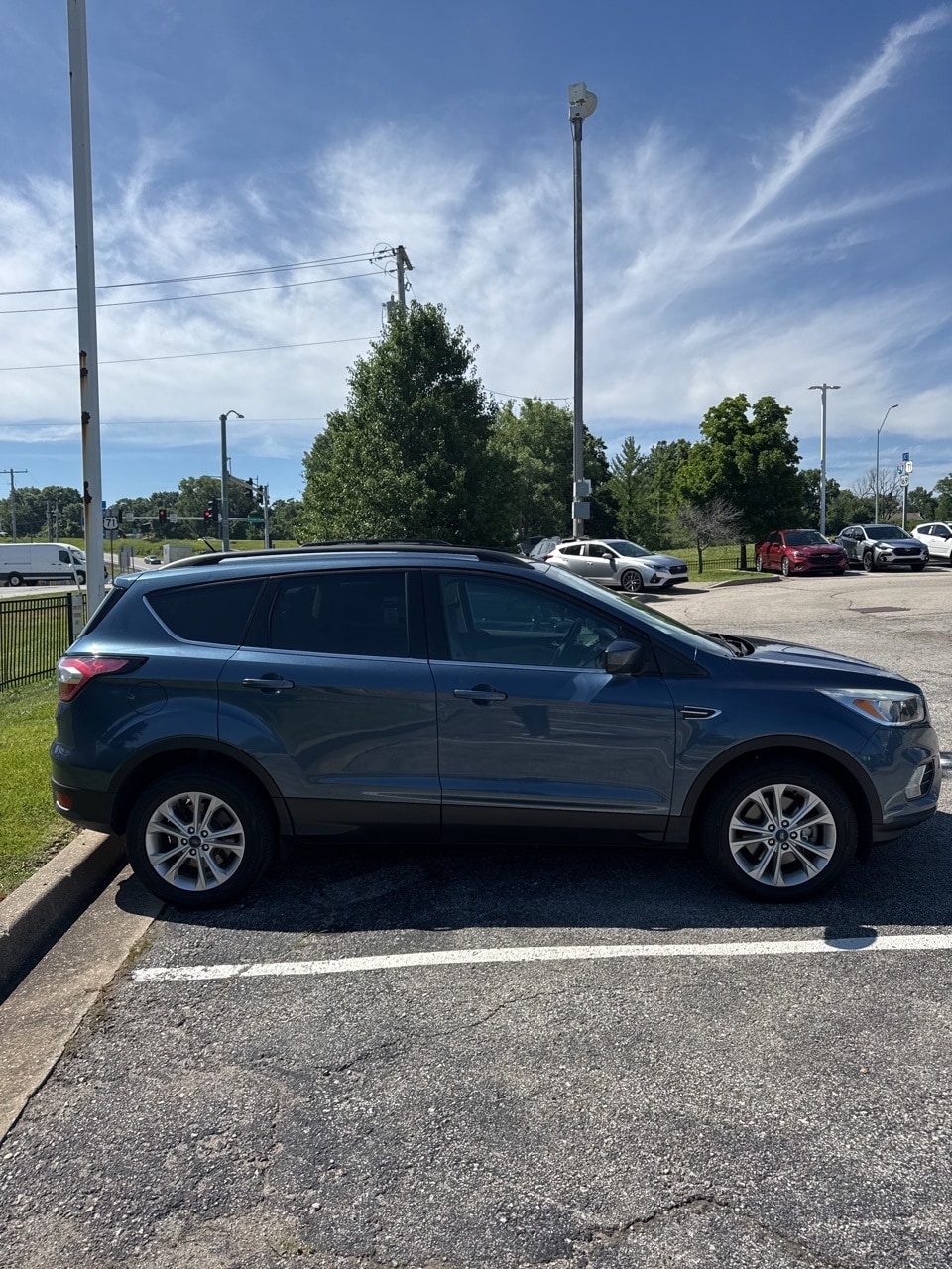 Used 2018 Ford Escape SE with VIN 1FMCU9GD1JUC68057 for sale in Kansas City