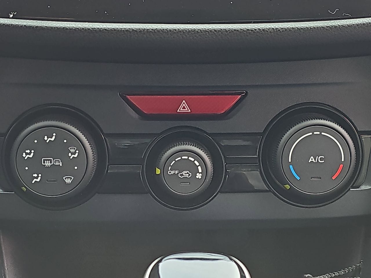 Used 2019 Quartz Blue Subaru 2.0i Premium image 26