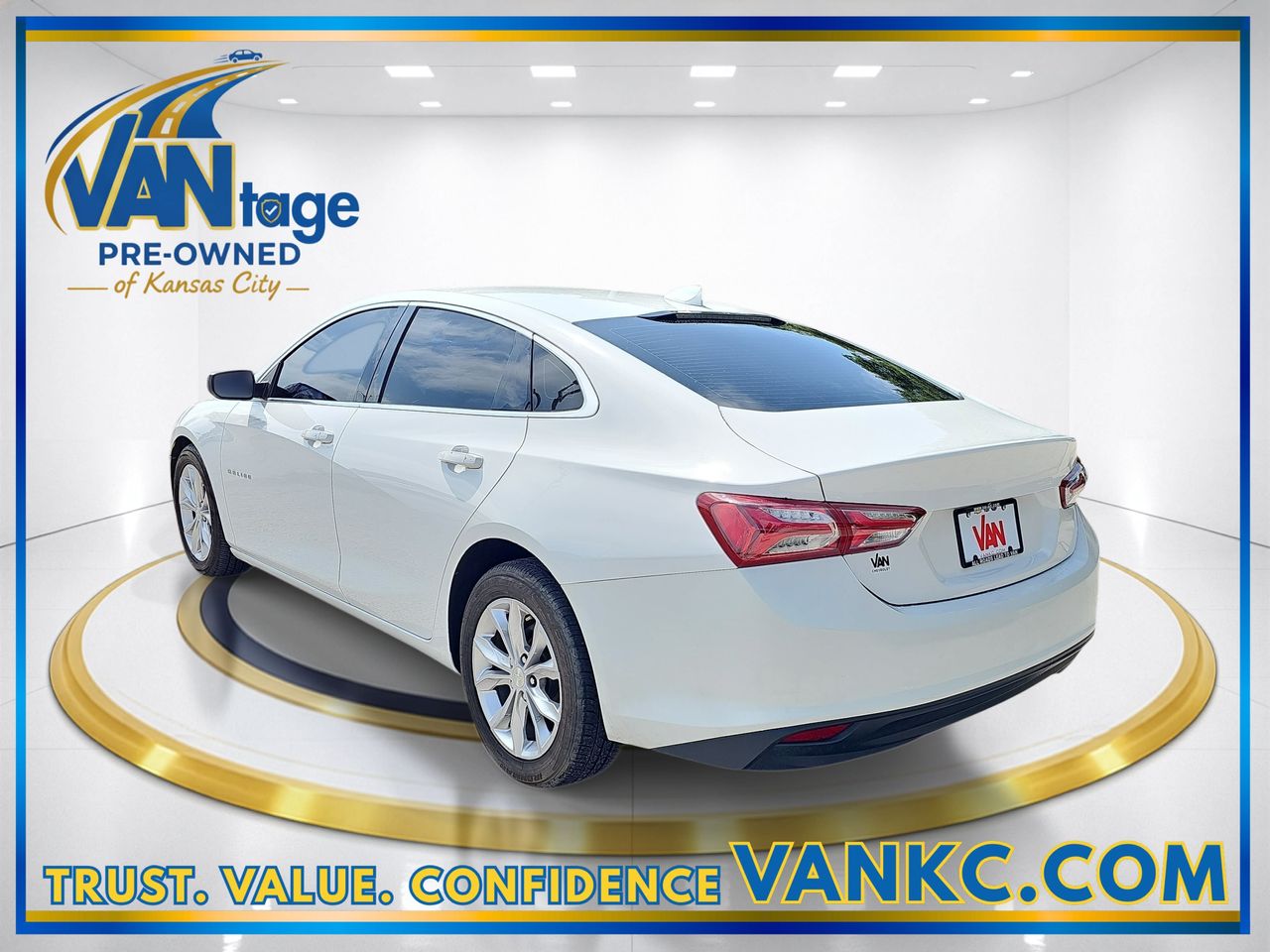 Used 2019 Summit White Chevrolet LT image 9