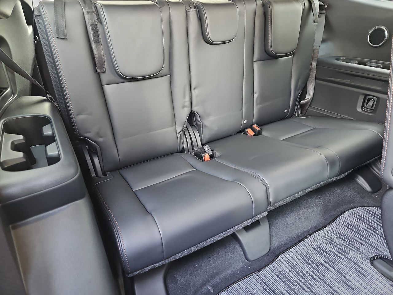 New 2026 Sapphire Blue Pearl Subaru Limited Bronze Edition 7-Passenger image 12