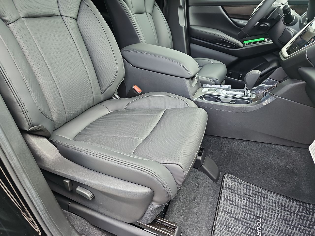 New 2026 Crystal Black Silica Subaru Touring 7-Passenger image 10