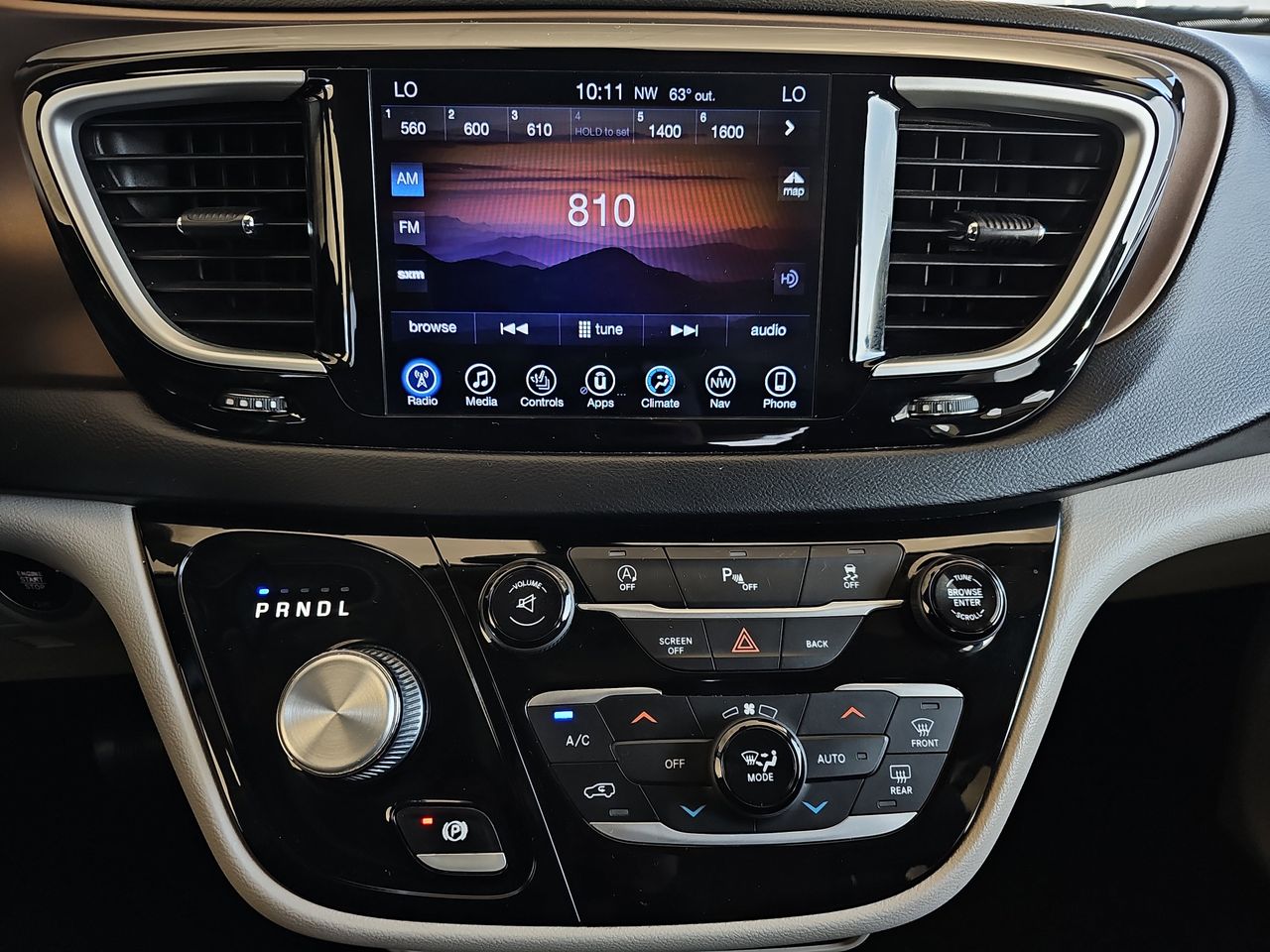 Used 2017 Dark Cordovan Pearlcoat Chrysler Touring L image 25