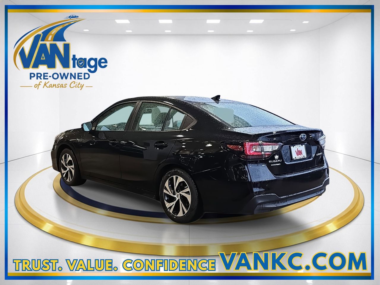 Certified Used 2025 Crystal Black Silica Subaru Premium image 10