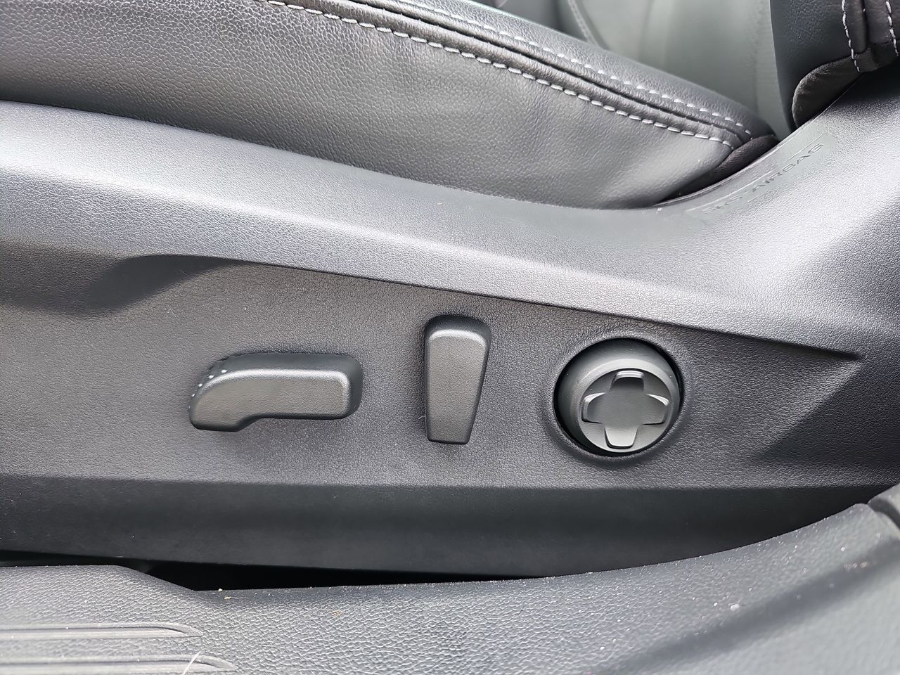 Certified Used 2025 Crystal White Pearl Subaru Touring XT image 36