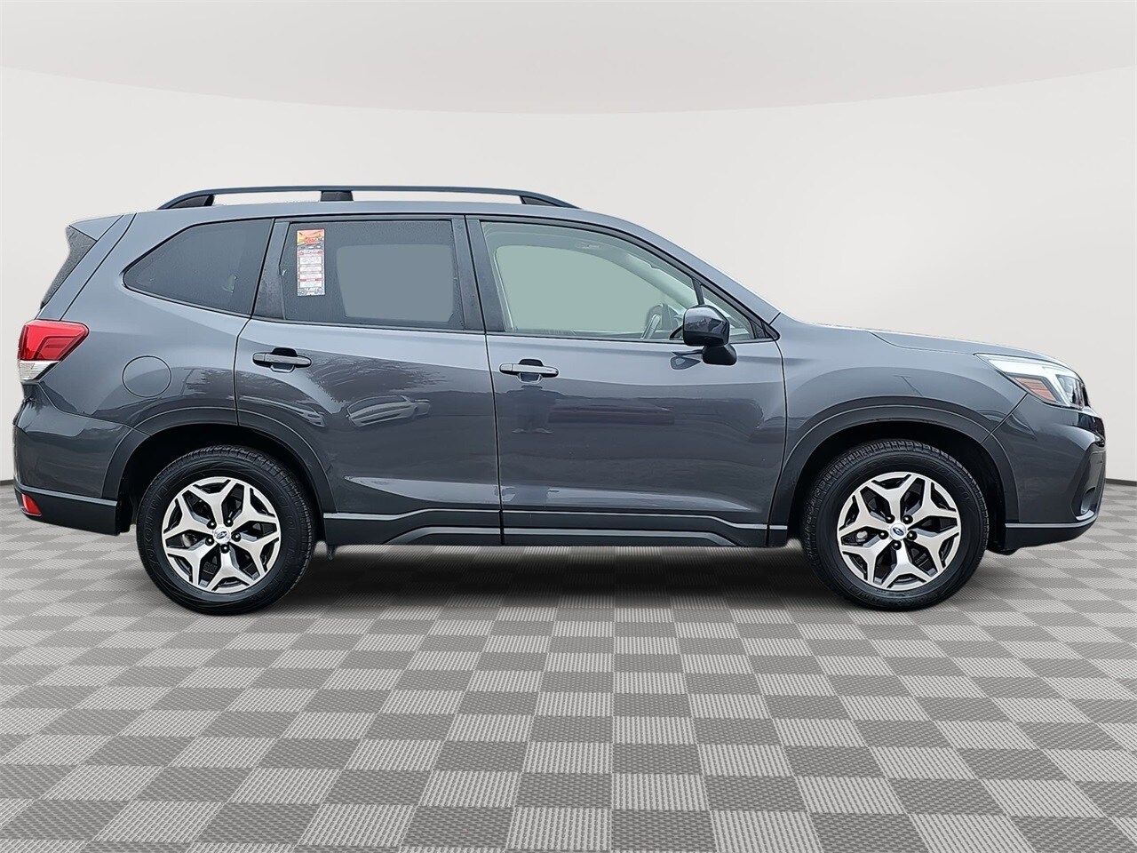 2021 Subaru Forester Premium photo 3