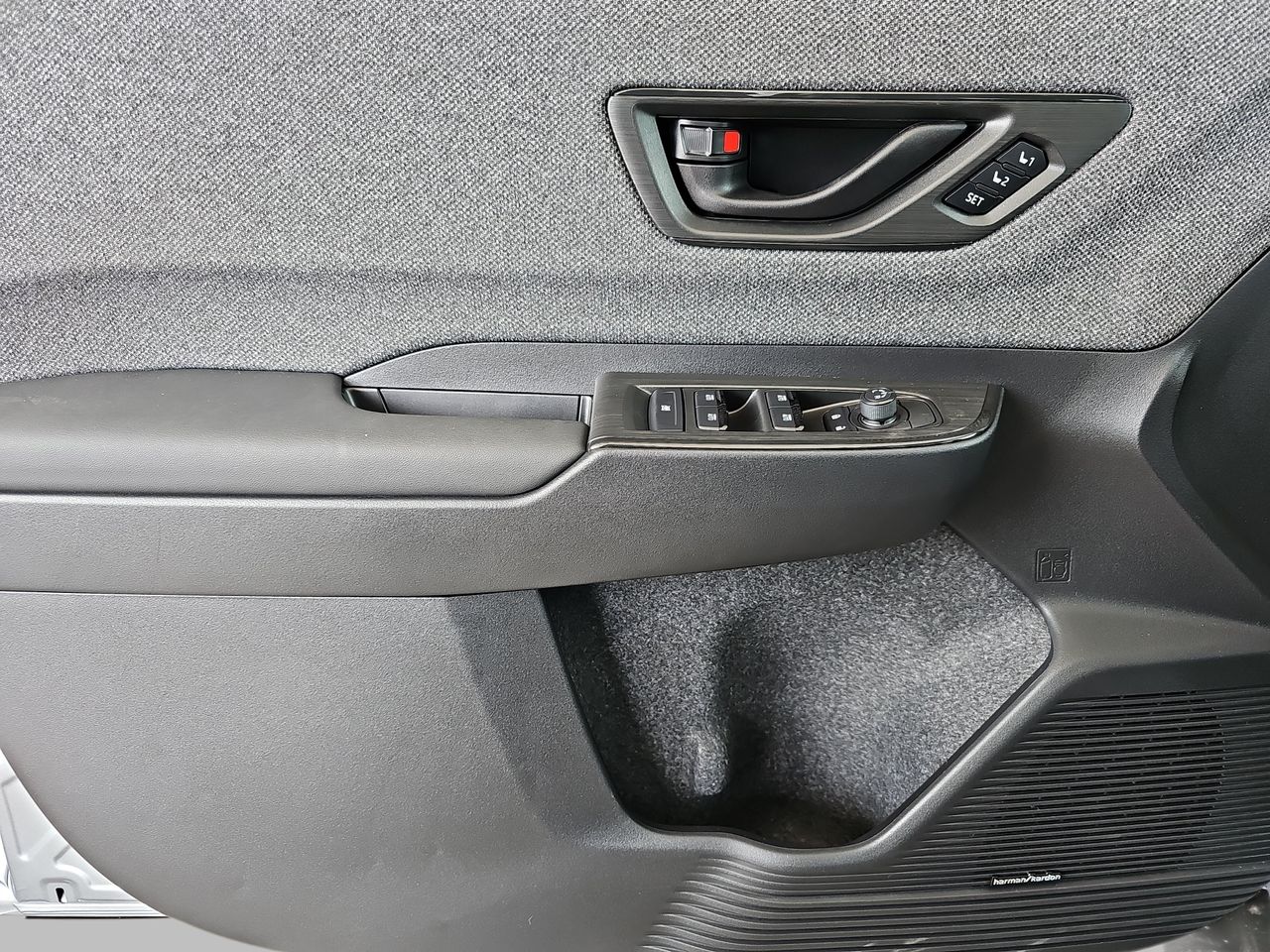 New 2026 Ice Silver Subaru Limited image 28