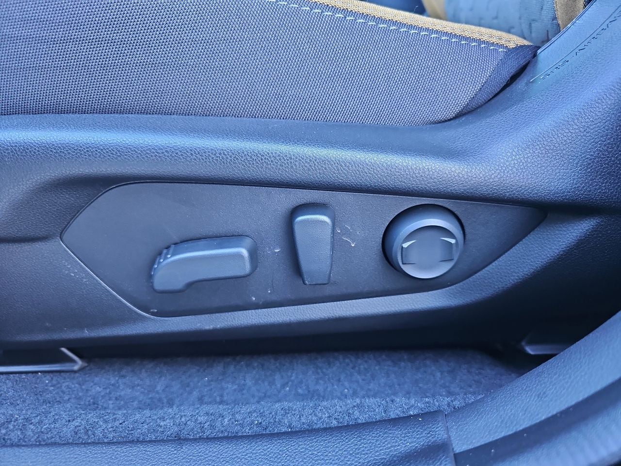 New 2026 Citron Yellow Pearl Subaru Sport Hybrid image 30