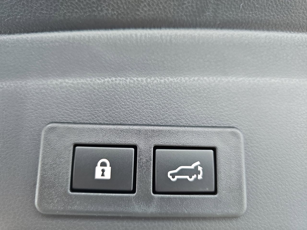 New 2026 Ice Silver Subaru Limited 7-Passenger image 14