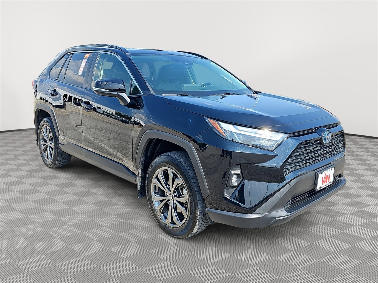 2022 Toyota RAV4 Hybrid XLE Premium photo 3