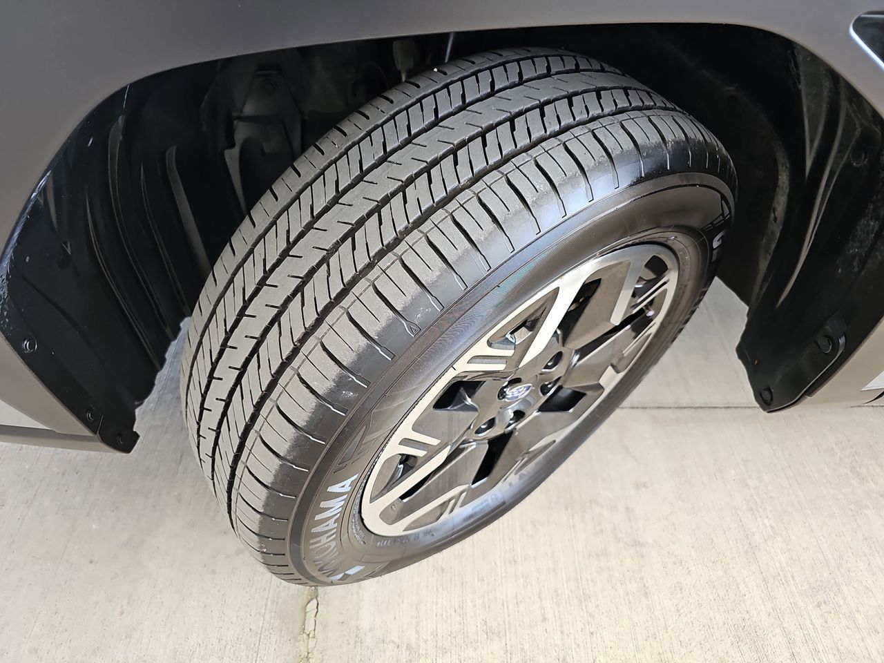 Used 2025 River Rock Pearl Subaru Premium image 37