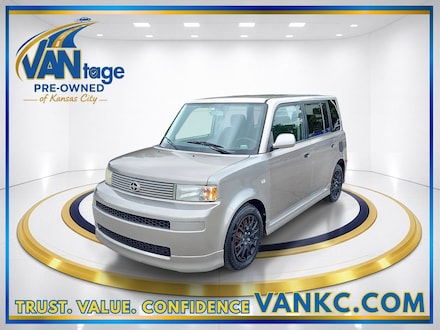 2005 Scion xB Base Sedan