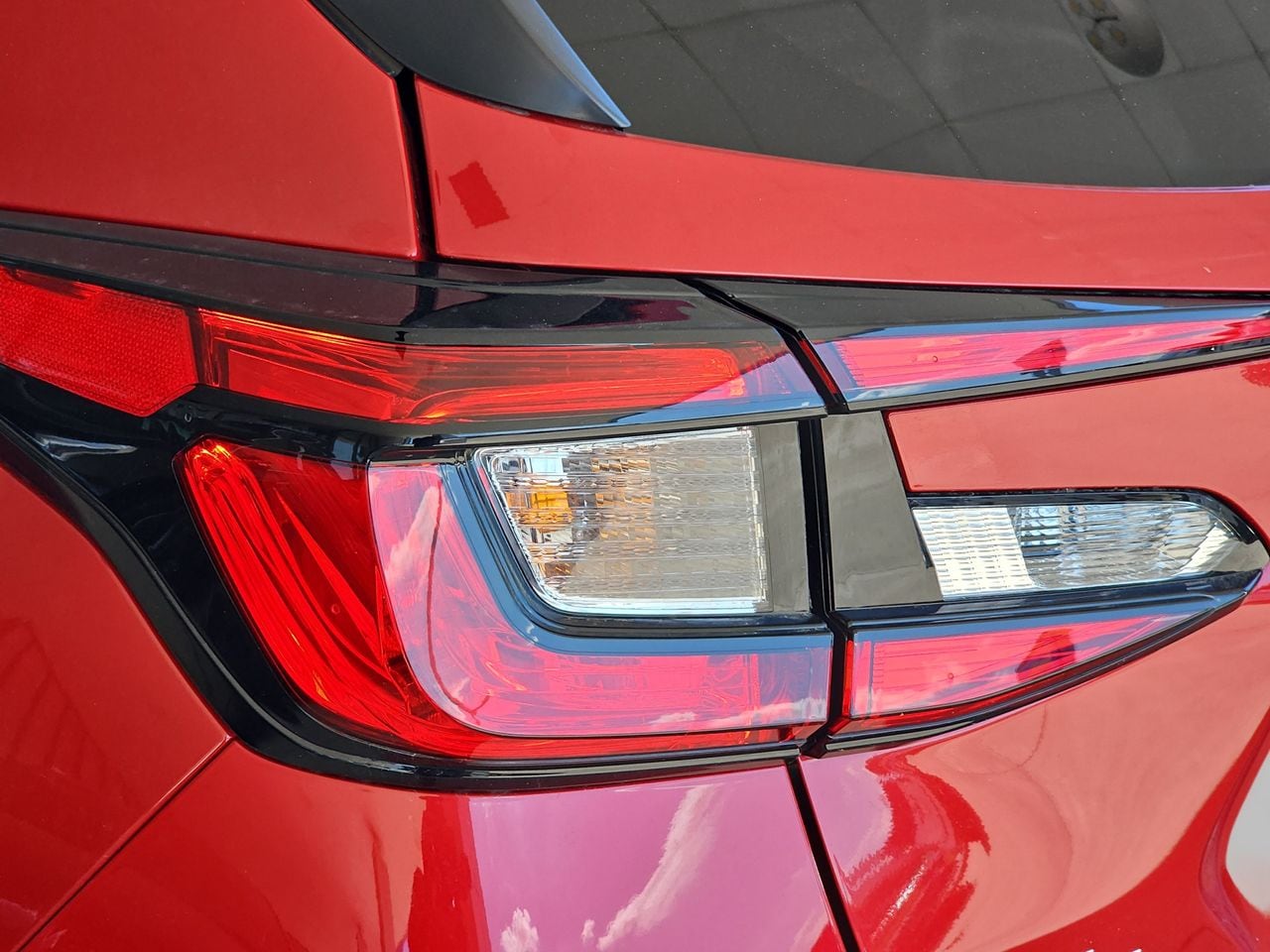 New 2026 Lithium Red Pearl Subaru Limited image 36