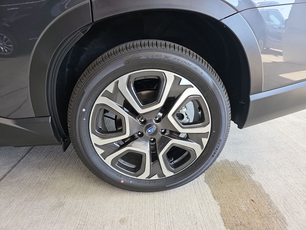 Used 2025 Magnetite Gray Metallic Subaru Limited image 37