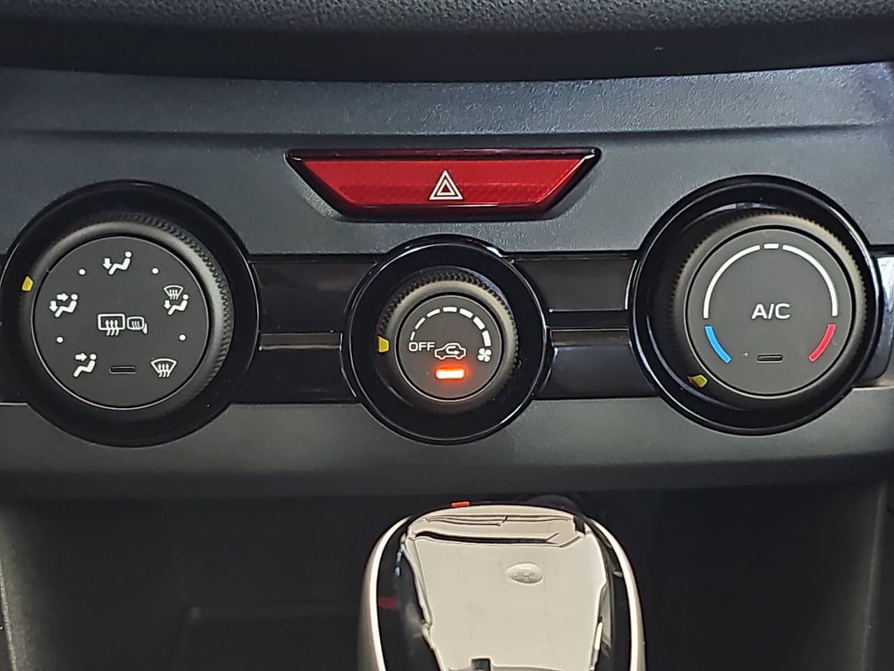 Used 2018 Dark Gray Metallic Subaru 2.0i Premium image 26