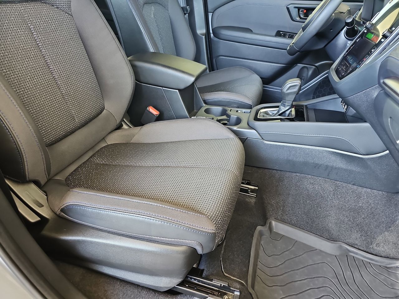 Used 2025 River Rock Pearl Subaru Premium image 13