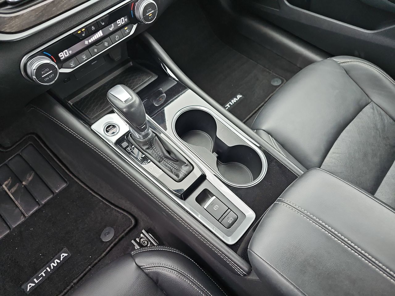 Used 2023 Super Black Clearcoat Nissan 2.5 SL image 29