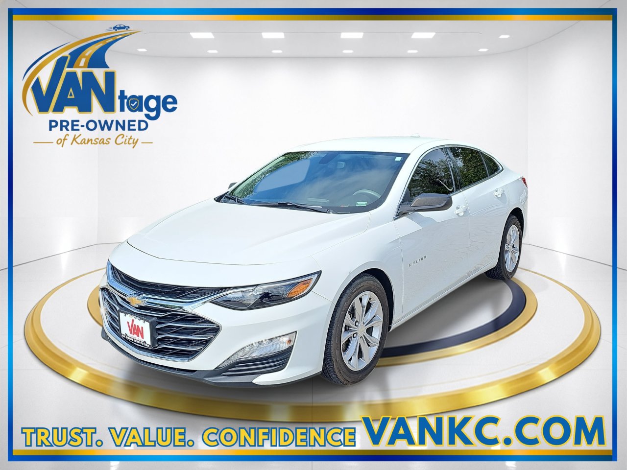 Used 2019 Chevrolet Malibu 1LT with VIN 1G1ZD5ST0KF113228 for sale in Gladstone, MO