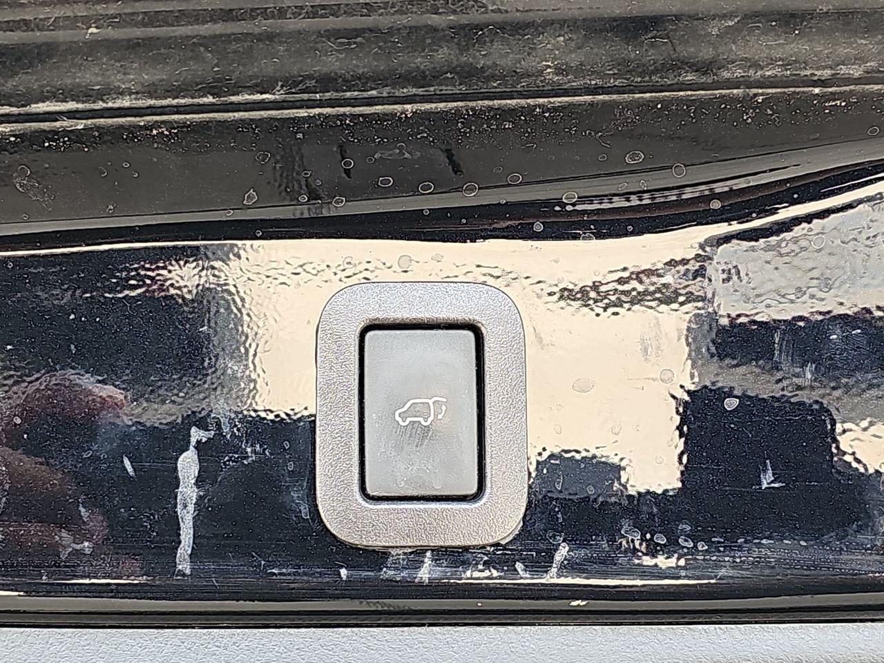 Used 2018 Midnight Black Metallic Toyota Limited image 18