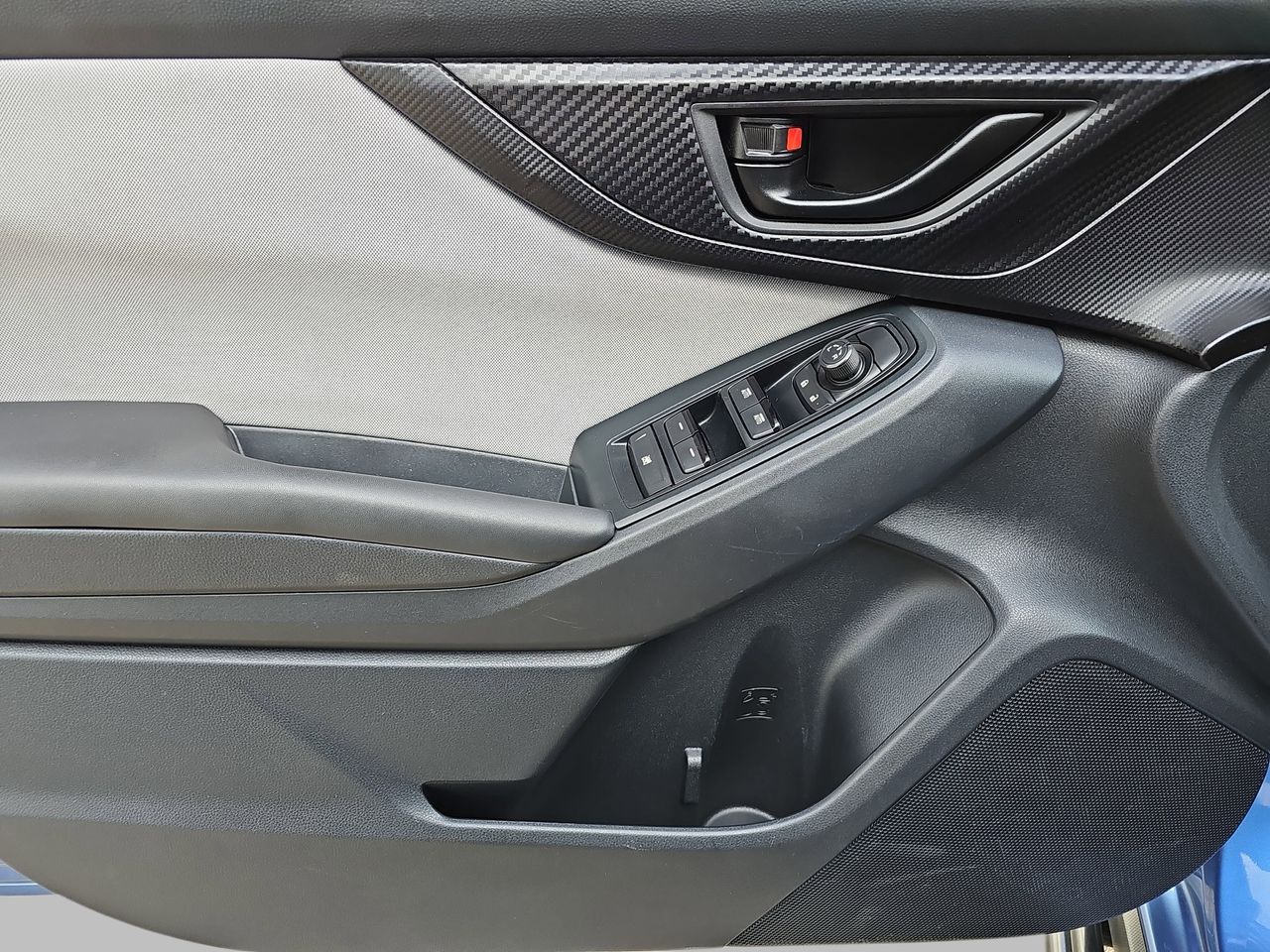 Used 2019 Quartz Blue Subaru 2.0i Premium image 31