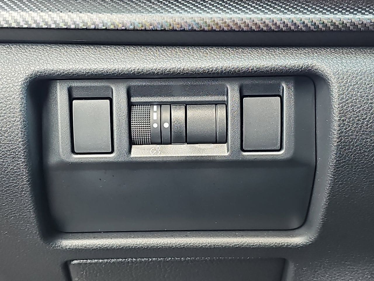 Certified Used 2025 Pearl Subaru Base image 30