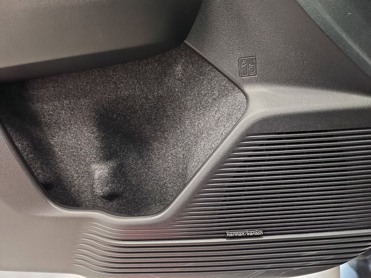 New 2026 Ice Silver Subaru Limited image 30