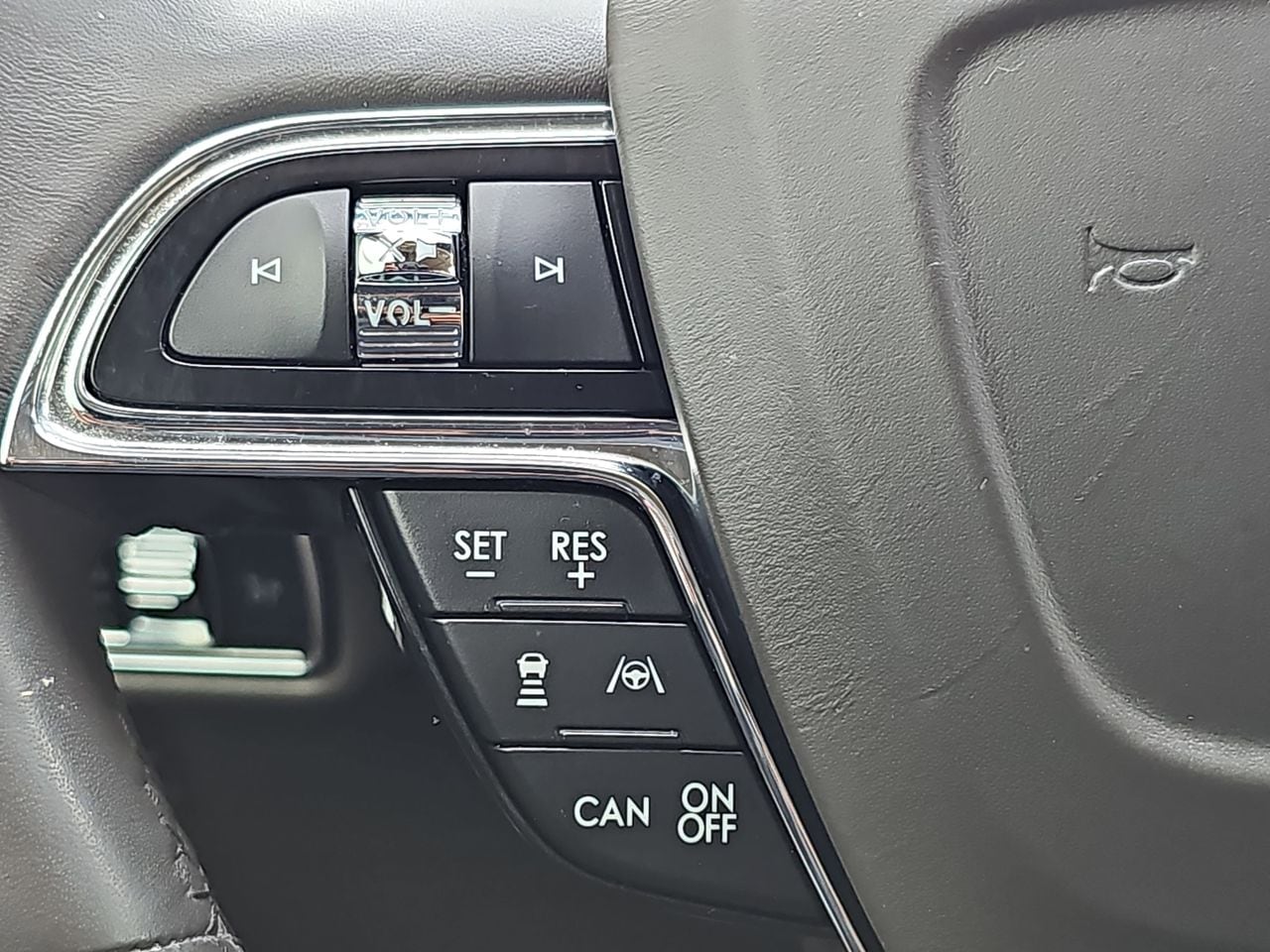 Used 2021 Mocha Lincoln Reserve image 22