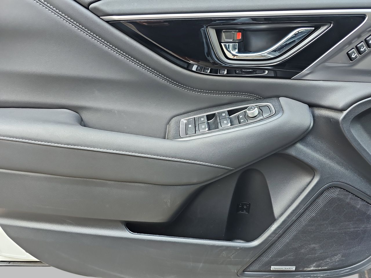 Certified Used 2025 Crystal White Subaru Limited image 33