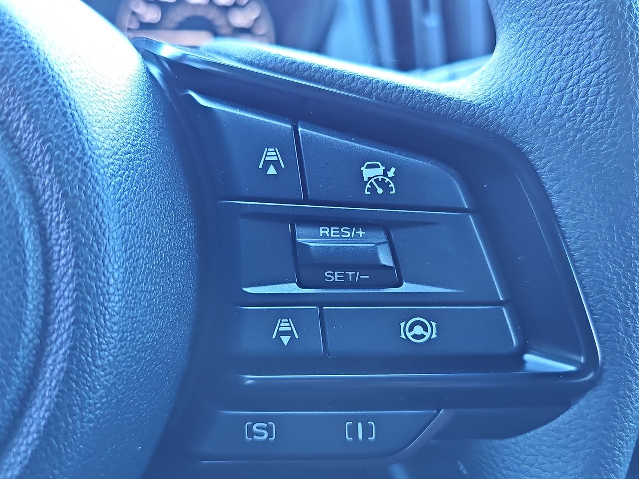 New 2026 Magnetite Gray/Crystal Black Silica Subaru Premium image 18