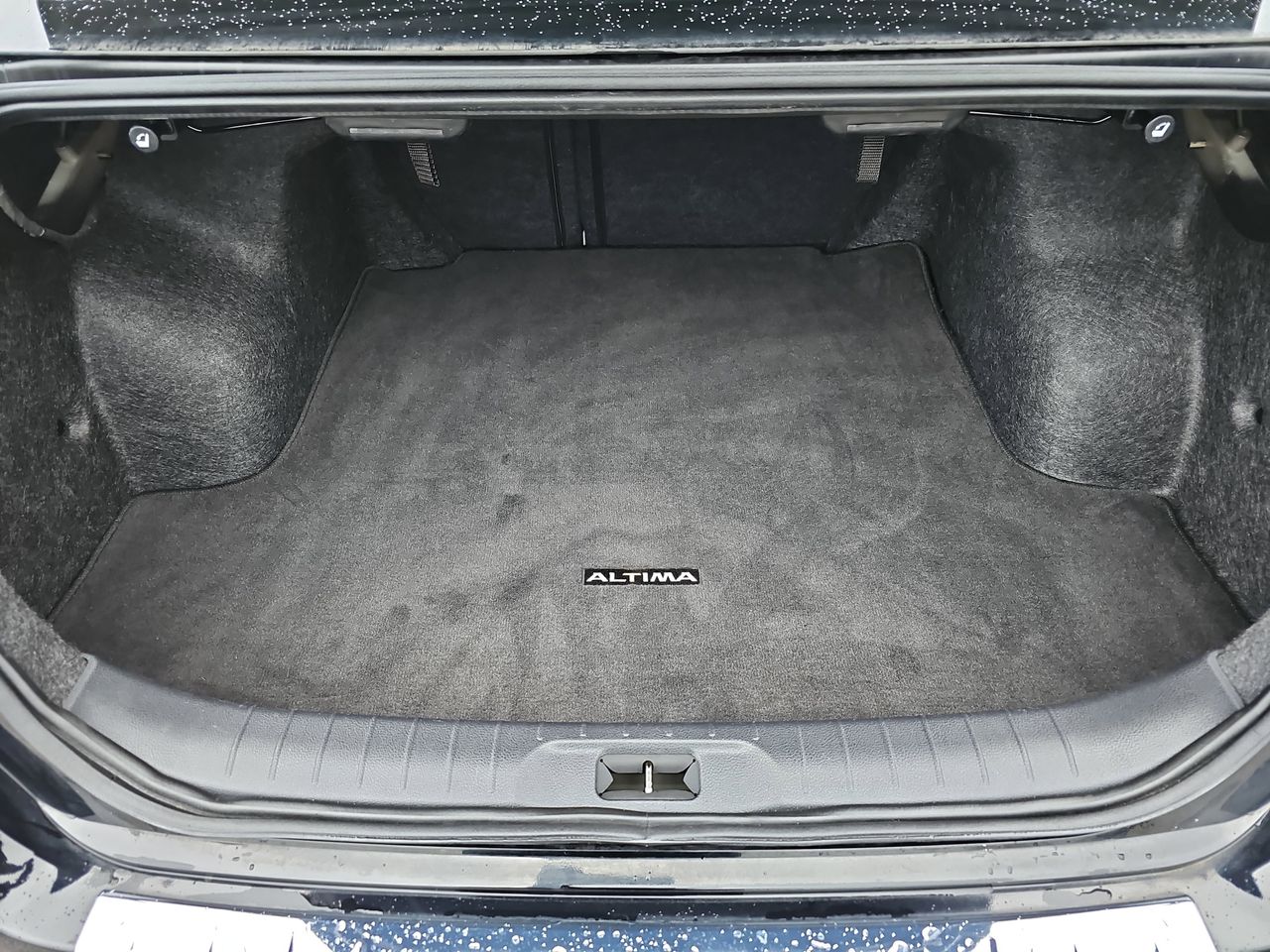 Used 2023 Super Black Clearcoat Nissan 2.5 SL image 15