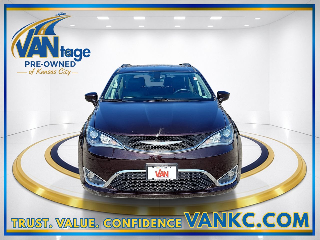 Used 2017 Dark Cordovan Pearlcoat Chrysler Touring L image 2