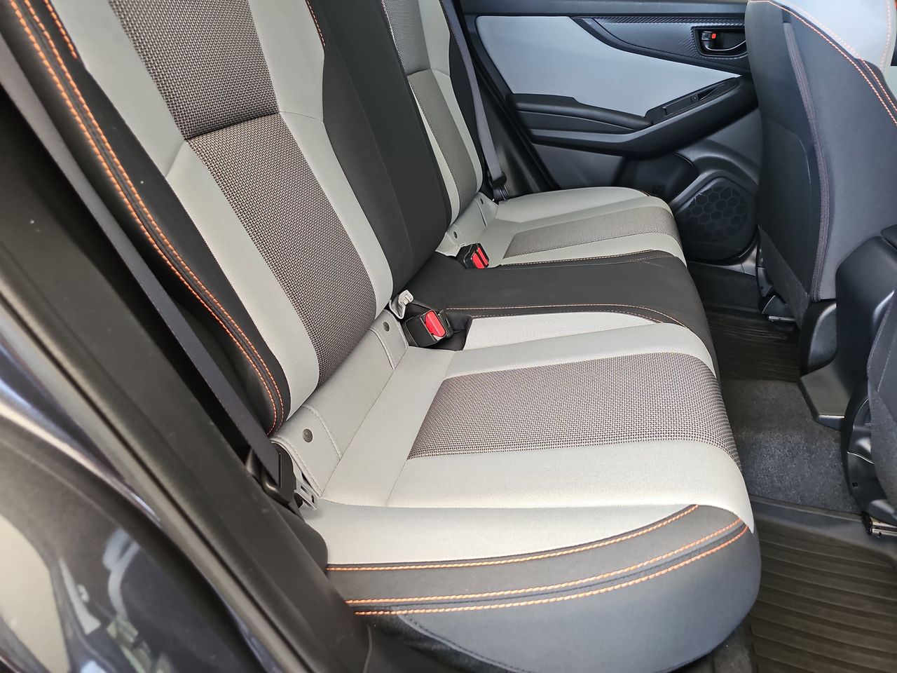 Used 2018 Dark Gray Metallic Subaru 2.0i Premium image 18