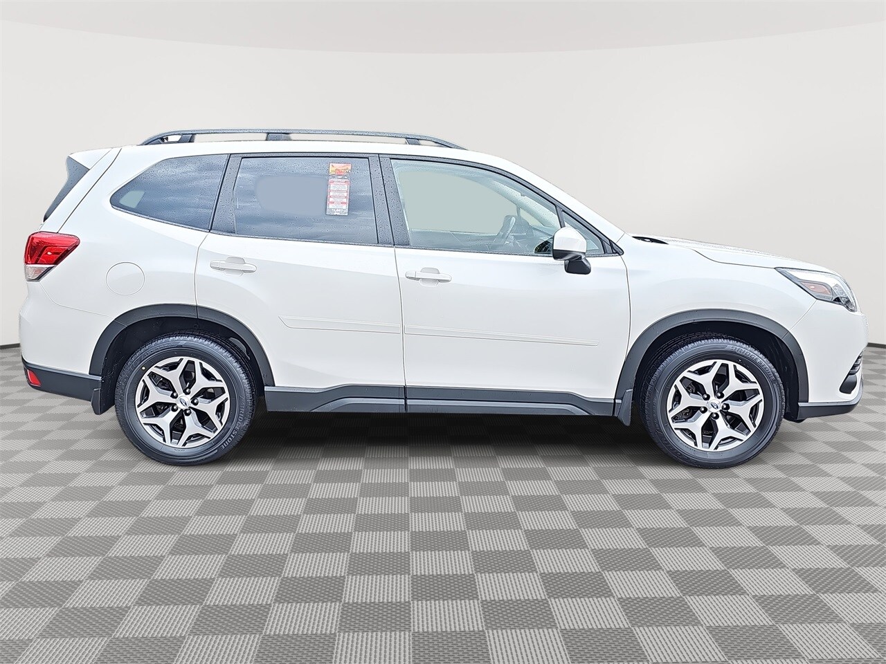 2023 Subaru Forester Premium photo 2